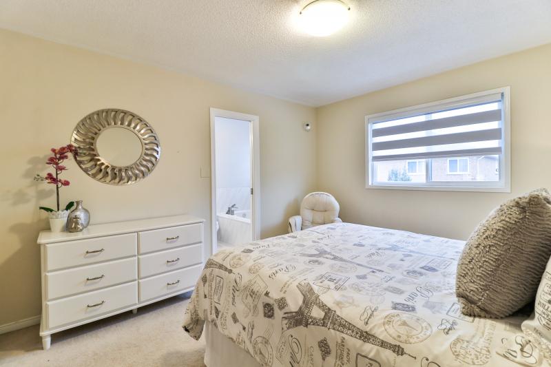 Slideshow :: PropertySpaces - 3251 Raindance Crescent, Mississauga, ON ...